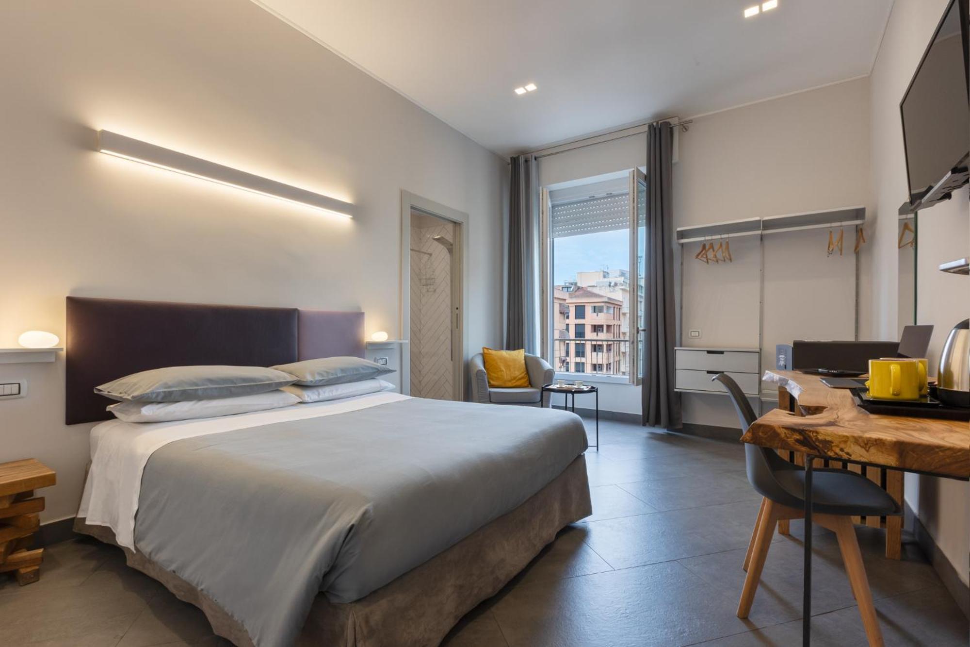 Centro Storico Via Sassari Accommodation Кальяри Экстерьер фото