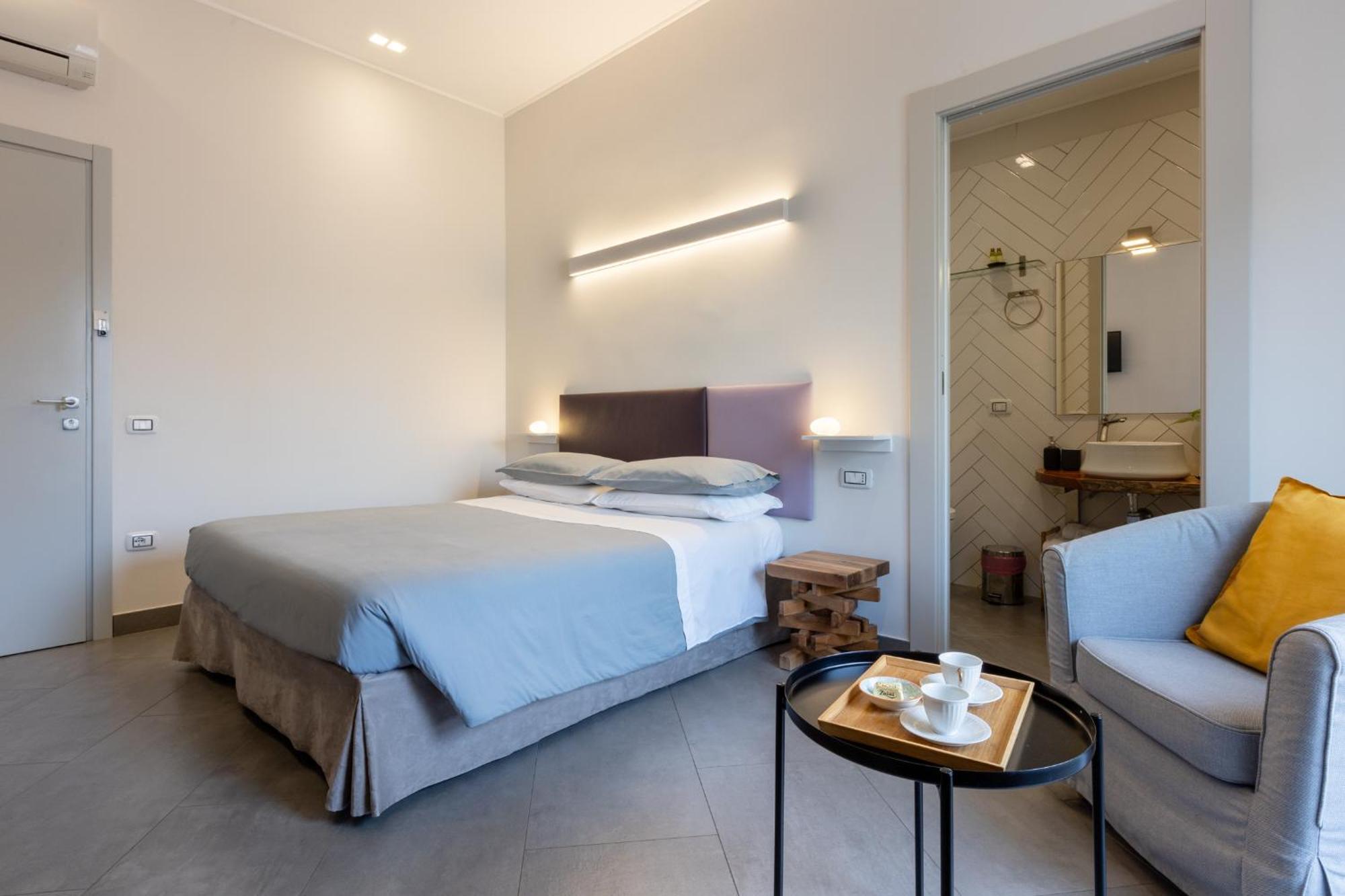 Centro Storico Via Sassari Accommodation Кальяри Экстерьер фото